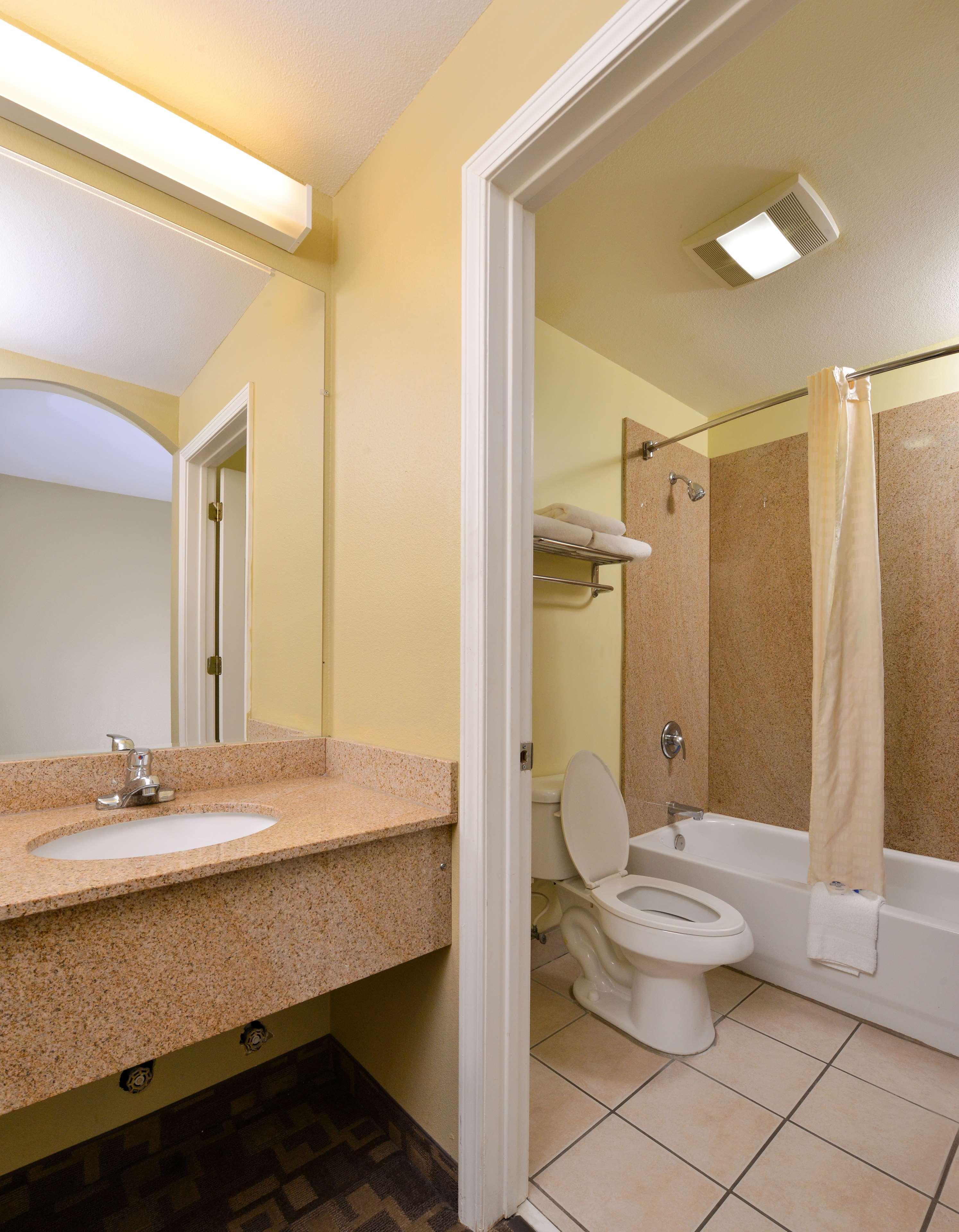 Americas Best Value Inn And Suites Літл-Рок Екстер'єр фото